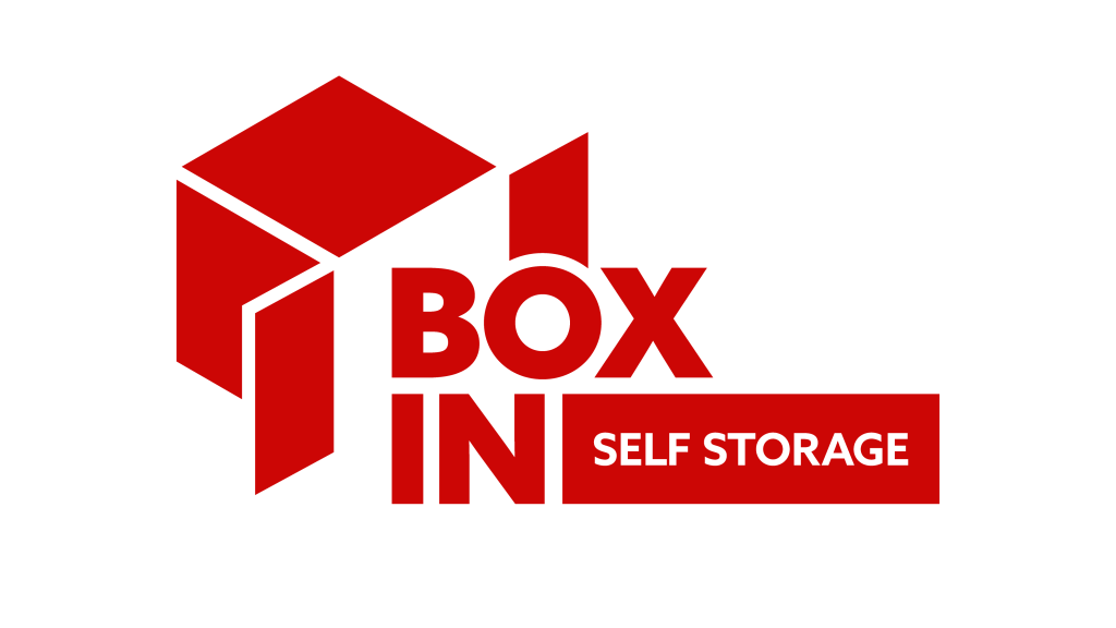 Box In pašapkalpošanās mantu glabātuves logotips sarkanā krāsā uz balta fona